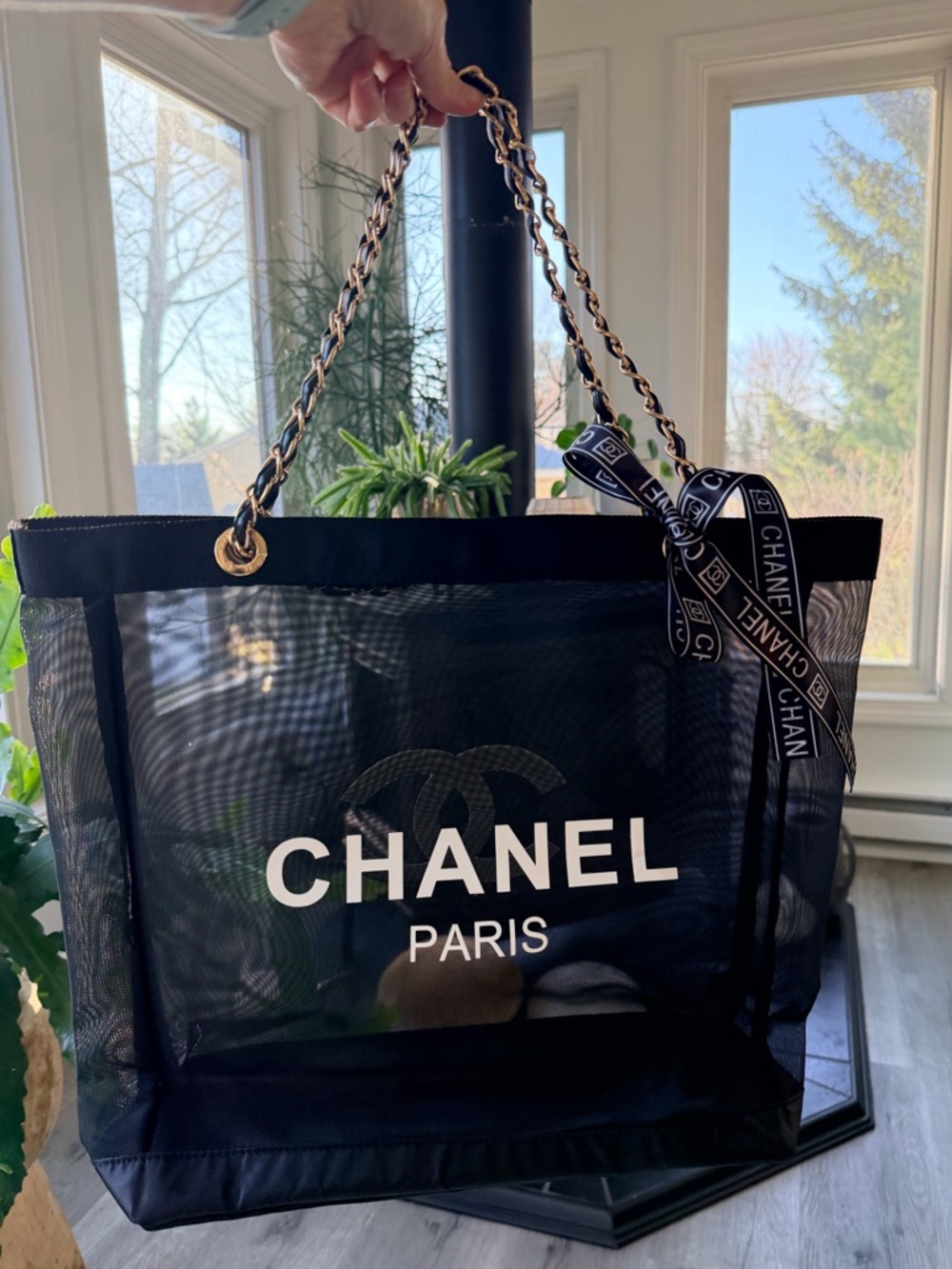 BRAND NEW Chanel Beaute Black Mesh Bag w Gold Chain & Matching Mesh Pouch - Picture 2 of 16